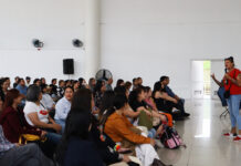 Promueven conciencia sobre los derechos de la comunidad LGBTTTIQ+ en conferencia impartida por Kenia Cuevas